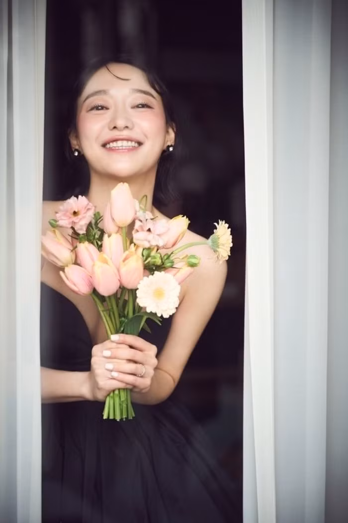 Bộ ảnh cưới nhận được nhiều lời khen từ người hâm mộ.