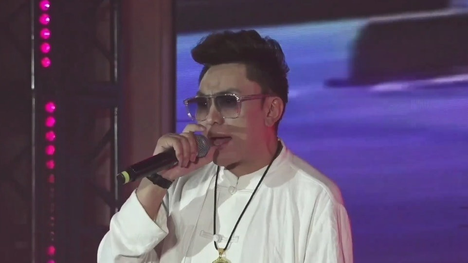 Thông tin Anduo Luosang đột ngột qua đời khiến nhiều người bất ngờ. Thông tin Anduo Luosang đột ngột qua đời khiến nhiều người bất ngờ.