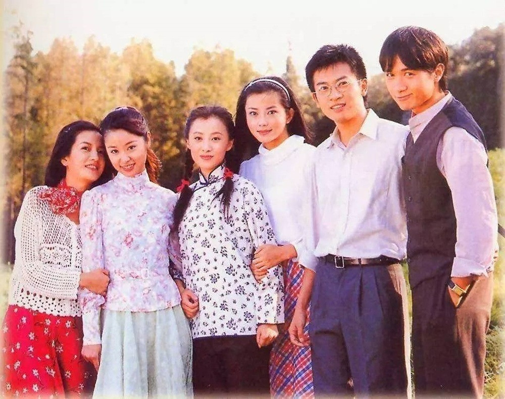 Hoàn Châu cách cách và Tân dòng sông ly biệt đưa dàn sao như Triệu Vy, Lâm Tâm Như, Tô Hữu Bằng, Phạm Băng Băng... lên hàng sao hạng A.