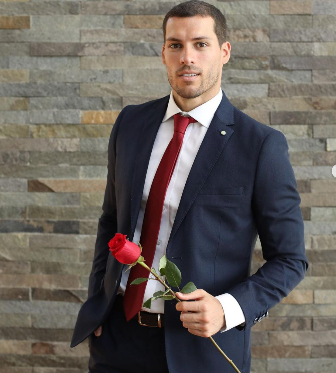 Phong cách thời trang lịch lãm của Patricio Parodi khi tham gia sự kiện.