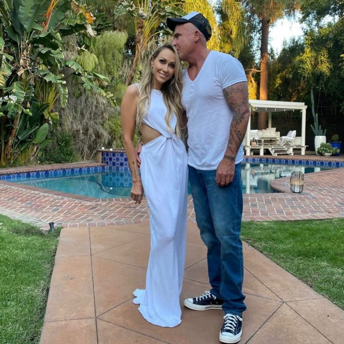 TheoET Online, việc bà Tish Cyrus (mẹ của Miley Cyrus) tái hôn với Dominic Purcell gây bất hòa trong gia đình. Tài tửVượt ngụcđược cho là quen biết Noah Cyrus (con gái của Tish) trước khi cưới bà Tish. Nguồn tin khẳng định đây cũng là nguyên nhân Noah không đến dự tiệc cưới của mẹ.