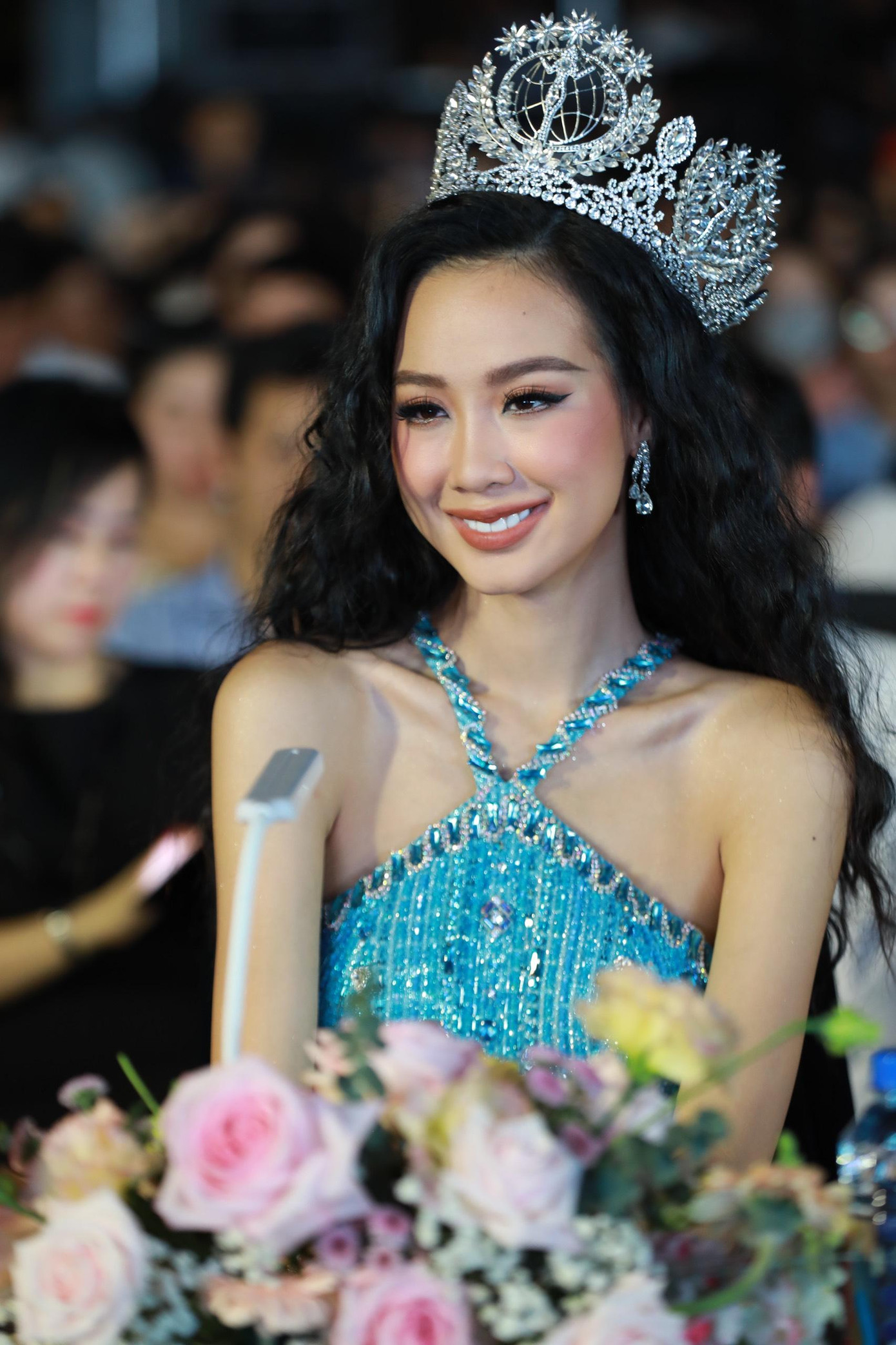 Cả Tiểu Vy và Bảo Ngọc đều là hai nàng hậu thuộc Gen Z. Trong cuộc phỏng vấn của Tiền Phong, Hoa hậu Việt Nam 2018 thừa nhận Gen Z là thế hệ bị nhiều lời body shaming, kể cả đó là hoa hậu. "Tôi nghĩ việc một người bị miệt thị ngoại hình trên mạng xã hội diễn ra hàng ngày. Điều cần thiết là đừng bận tâm và cố gắng nỗ lực", Tiểu Vy nói.