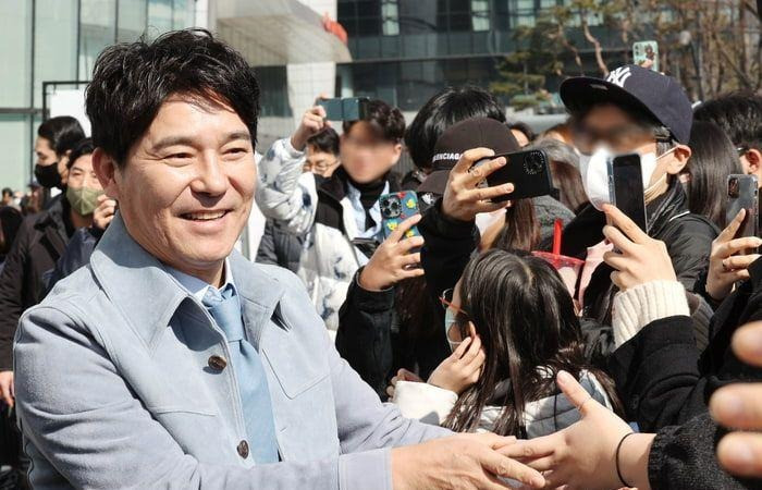 Lim Chang Jung là một trong 10 đối tượng bị điều tra thao túng cổ phiếu. Lim Chang Jung là một trong 10 đối tượng bị điều tra thao túng cổ phiếu.