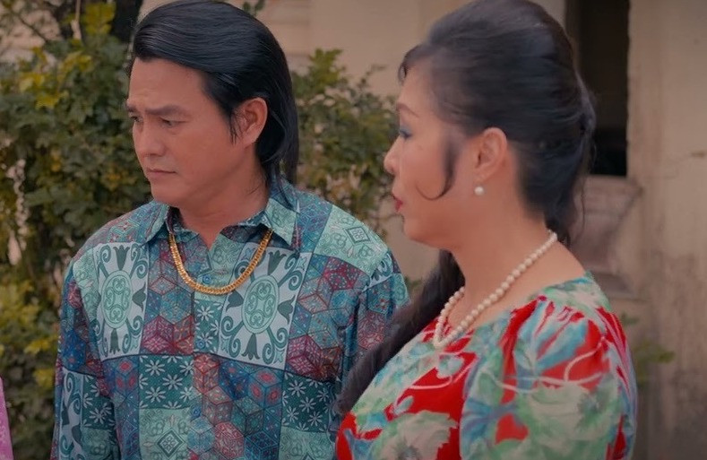 Miếng bánh thị trường phim Tết lớn, nhưng Mai và Trấn Thành "ăn" hết 80-90%. (Từ trái qua: Trấn Thành trên phim trường Mai và hình ảnh trong phim Gặp lại chị bầu, Trà và Sáng đèn). Miếng bánh thị trường phim Tết lớn, nhưng Mai và Trấn Thành "ăn" hết 80-90%. (Từ trái qua: Trấn Thành trên phim trường Mai và hình ảnh trong phim Gặp lại chị bầu, Trà và Sáng đèn).