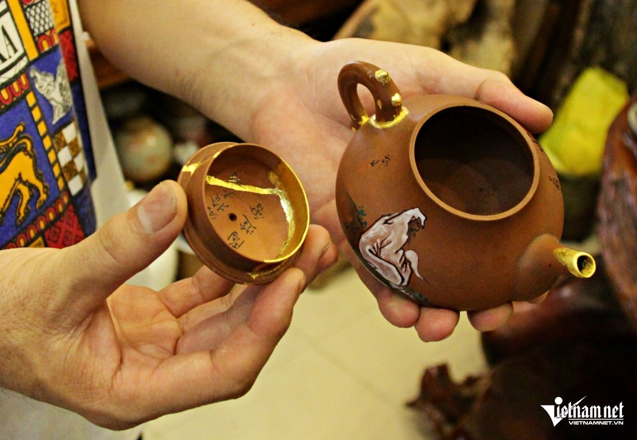 Tùy theo mức độ hư hại mà chi phí vá vàng cao hay thấp. Ảnh: Hà Nguyễn Tùy theo mức độ hư hại mà chi phí vá vàng cao hay thấp. Ảnh: Hà Nguyễn