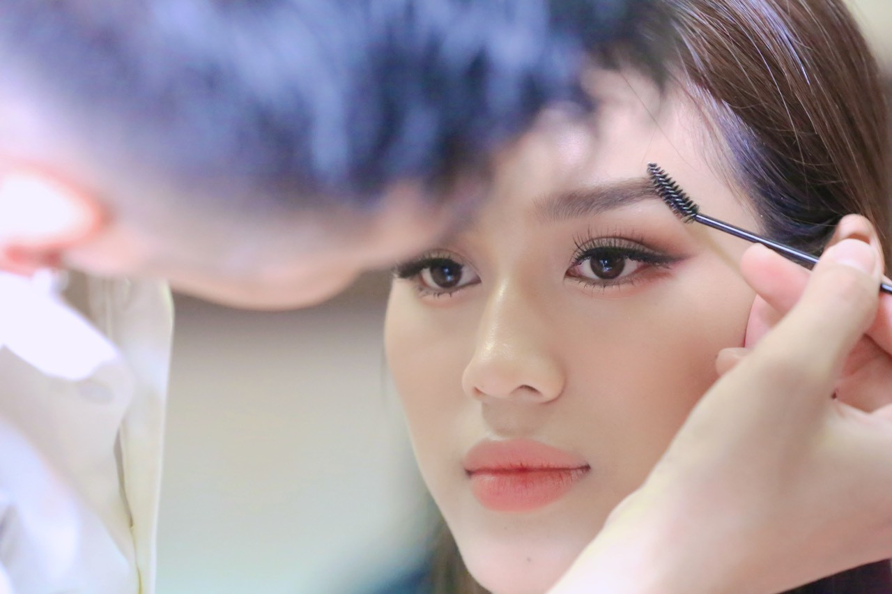 Đỗ Thị Hà cho biết cô luôn sẵn sàng chuẩn bị tinh thần, chiến đấu hết mình và hy vọng cô gái kế nhiệm mình cũng vậy. "Là cô gái Gen Z, Hoa hậu Việt Nam phải thể hiện tinh thần hết mình. Tôi từng đối mặt những lời công kích nặng nề. Nhưng khi nhìn lại, tôi thấy mình mạnh mẽ trải qua những thứ tiêu cực này", cô nói.