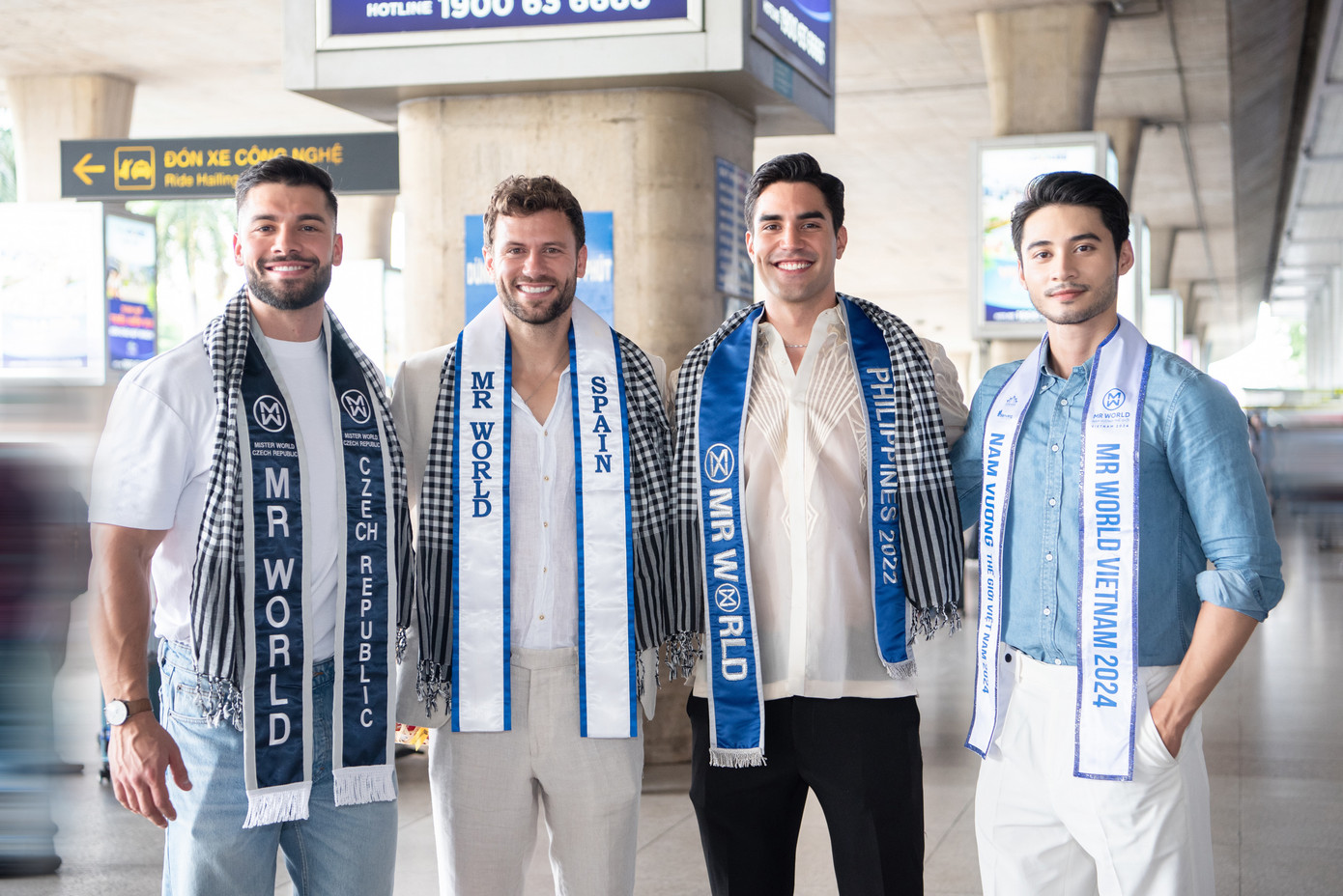 Do lịch trình và múi giờ khác nhau, nam vương các nước trải dài thời gian đáp chuyến bay xuống sân bay Tân Sơn Nhất. Dàn nam vương khắp năm châu đến Việt Nam không cùng khung giờ. Đại diện Puerto Rico mất 32 tiếng, trong khi Nam vương Tây Ban Nha mất 14 tiếng để đến Việt Nam.