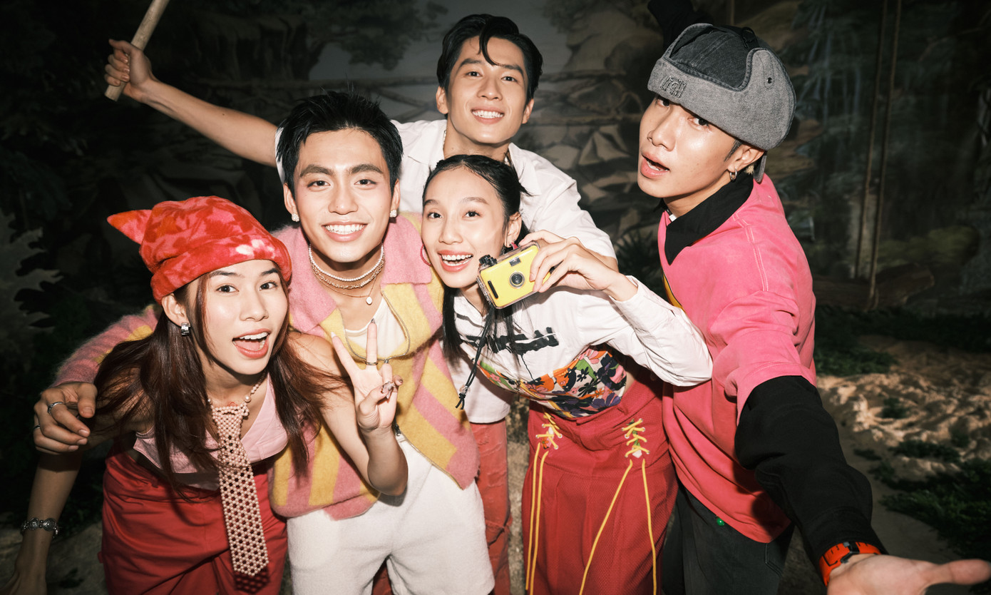 MV của MONO hướng đến sự trẻ trung. MV của MONO hướng đến sự trẻ trung.