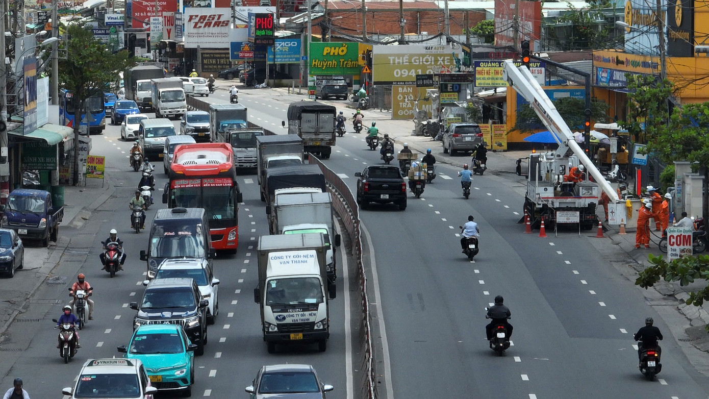 Đây là tuyến đường huyết mạch tại cửa ngõ phía bắc TP.HCM. Tuyến đường quá tải thường xuyên do lượng phương tiện đông đúc, trong khi khả năng đáp ứng của hạ tầng hạn chế.