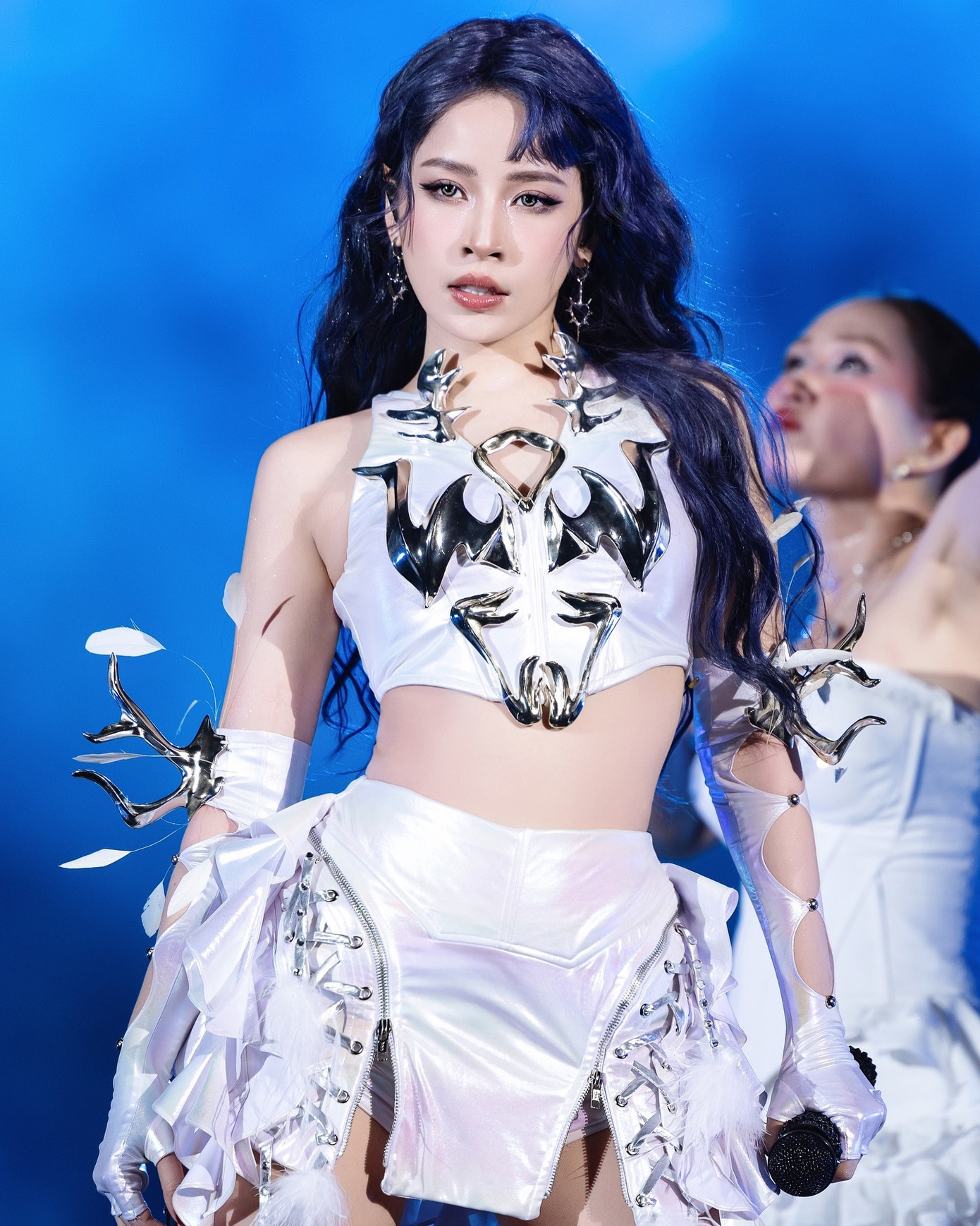 Chi Pu hoạt động ở hai thị trường Trung Quốc và Việt Nam sau show Đạp gió. Chi Pu hoạt động ở hai thị trường Trung Quốc và Việt Nam sau show Đạp gió.