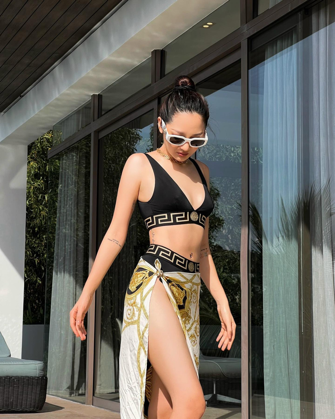 Khi khán giả tiếp tục nói &quot;rõ ràng vóc dáng Bảo Anh là đã sinh con&quot;, giọng ca Sống xa anh chẳng dễ dàng hướng về câu chuyện miệt thị ngoại hình. Nữ ca sĩ cho biết trước đây cô thường bị nói gầy gò khi chỉ nặng 42 kg. Khi tăng lên 45 kg, cô lại tiếp tục bị chê ngoại hình, cụ thể là bị nói thừa cân, lộ mỡ bắp tay, vòng eo kém thon gọn.