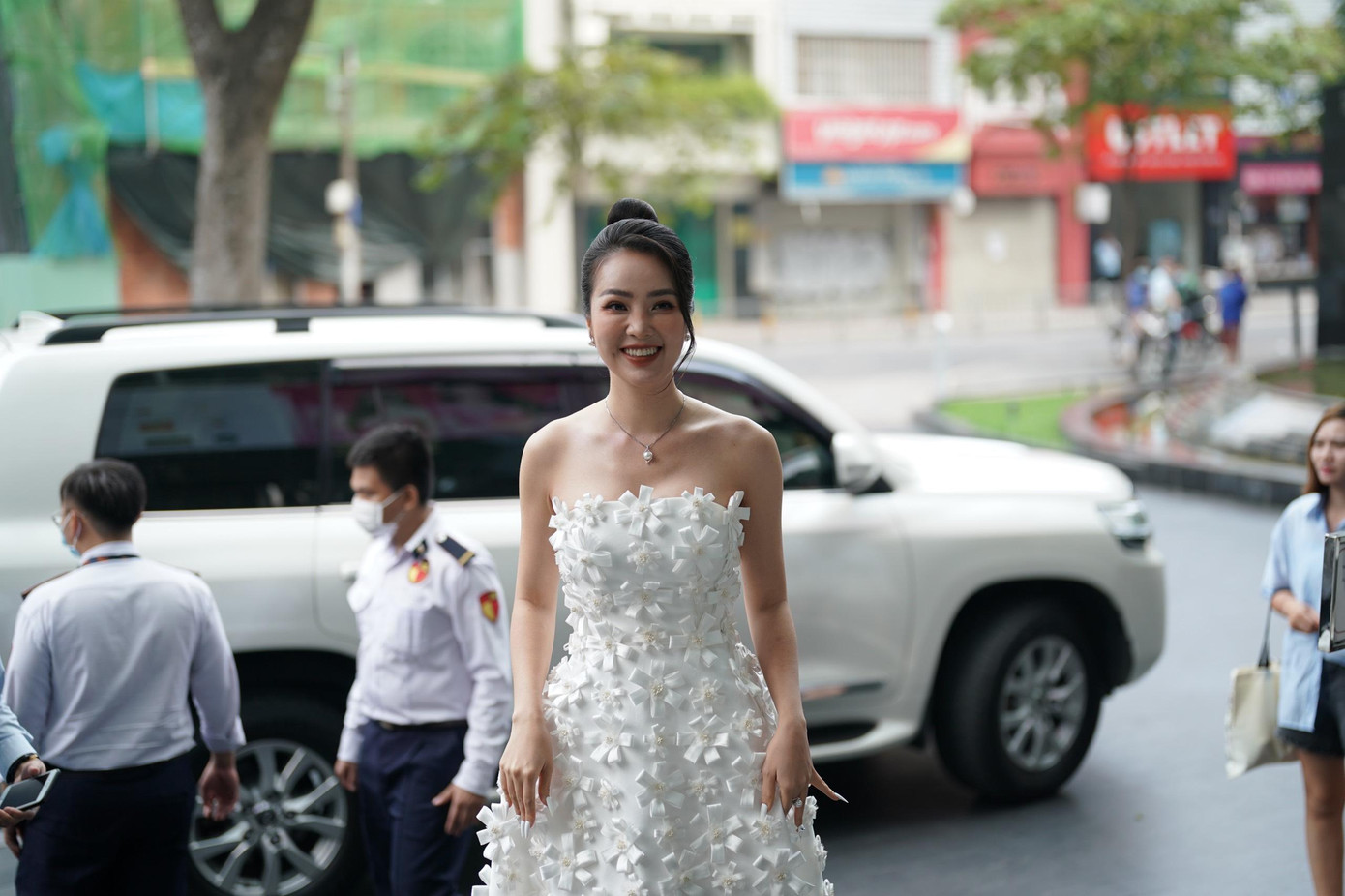 Thụy Vân diện váy cúp ngực đến Sơ khảo Hoa hậu Việt Nam 2022. Người đẹp mặc trang phục khoe đôi vai gầy. Thụy Vân diện váy cúp ngực đến Sơ khảo Hoa hậu Việt Nam 2022. Người đẹp mặc trang phục khoe đôi vai gầy.