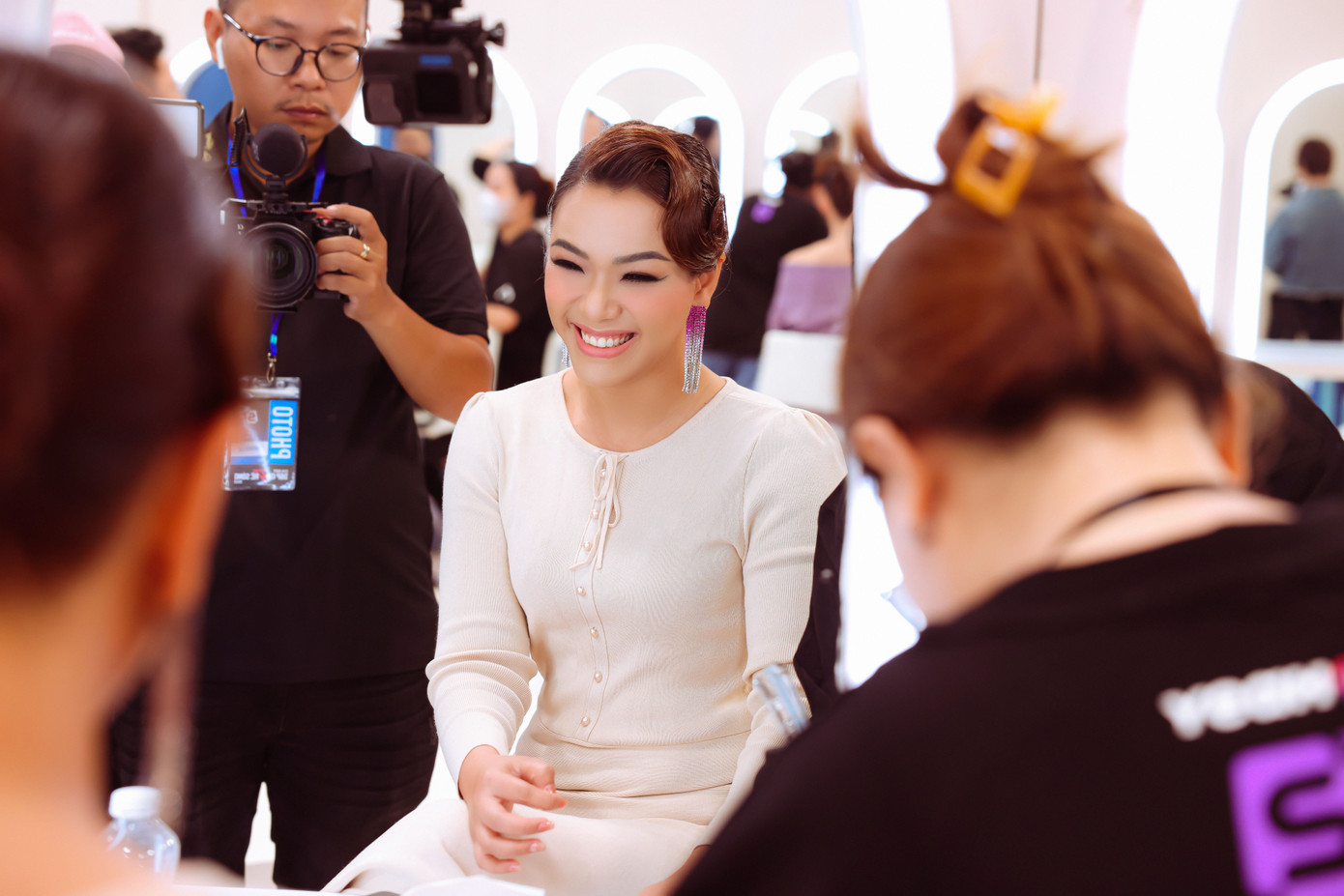 Phương Vy giảm 5 kg ngày trở lại. Phương Vy giảm 5 kg ngày trở lại.