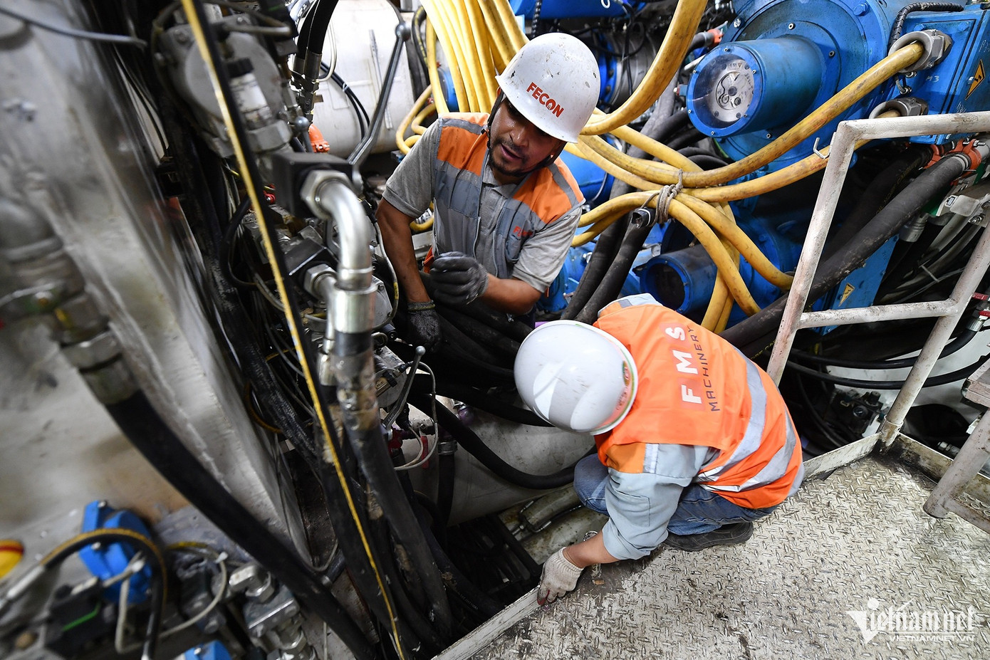 Sau khi khoan qua lớp địa chất đã được gia cố, ngày 28/11 máy TBM tiếp tục được can thiệp đầu cắt. Dự kiến ngày 2/12 robot sẽ tiếp tục khoan.