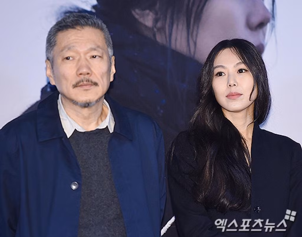 Kim Min Hee "không còn đường về" Hàn Quốc vì ồn ào giật chồng. Ảnh: Newsen.