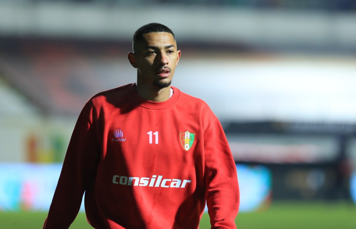 Cầu thủ Paollo Madeira Oliveira. Cầu thủ Paollo Madeira Oliveira.