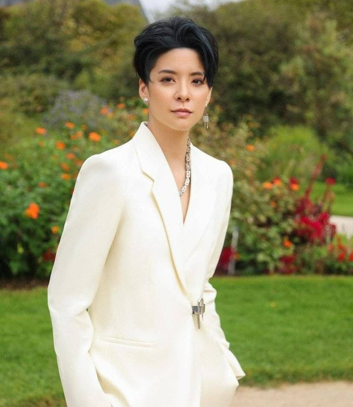 Hà Kino được khán giả gọi là Amber Việt Nam tại show Chị đẹp. Hà Kino được khán giả gọi là Amber Việt Nam tại show Chị đẹp.