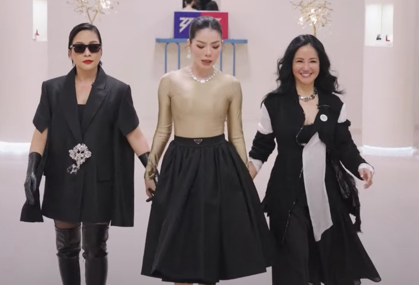 Chị đẹp Mỹ Linh, Lệ Quyên và Hồng Nhung trong tập ra mắt Đạp gió bản Việt. Chị đẹp Mỹ Linh, Lệ Quyên và Hồng Nhung trong tập ra mắt Đạp gió bản Việt.