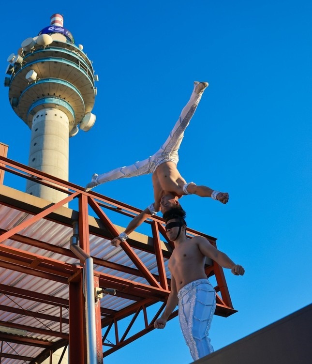 Quốc Cơ - Quốc Nghiệp tập luyện tại Milan, Italy.