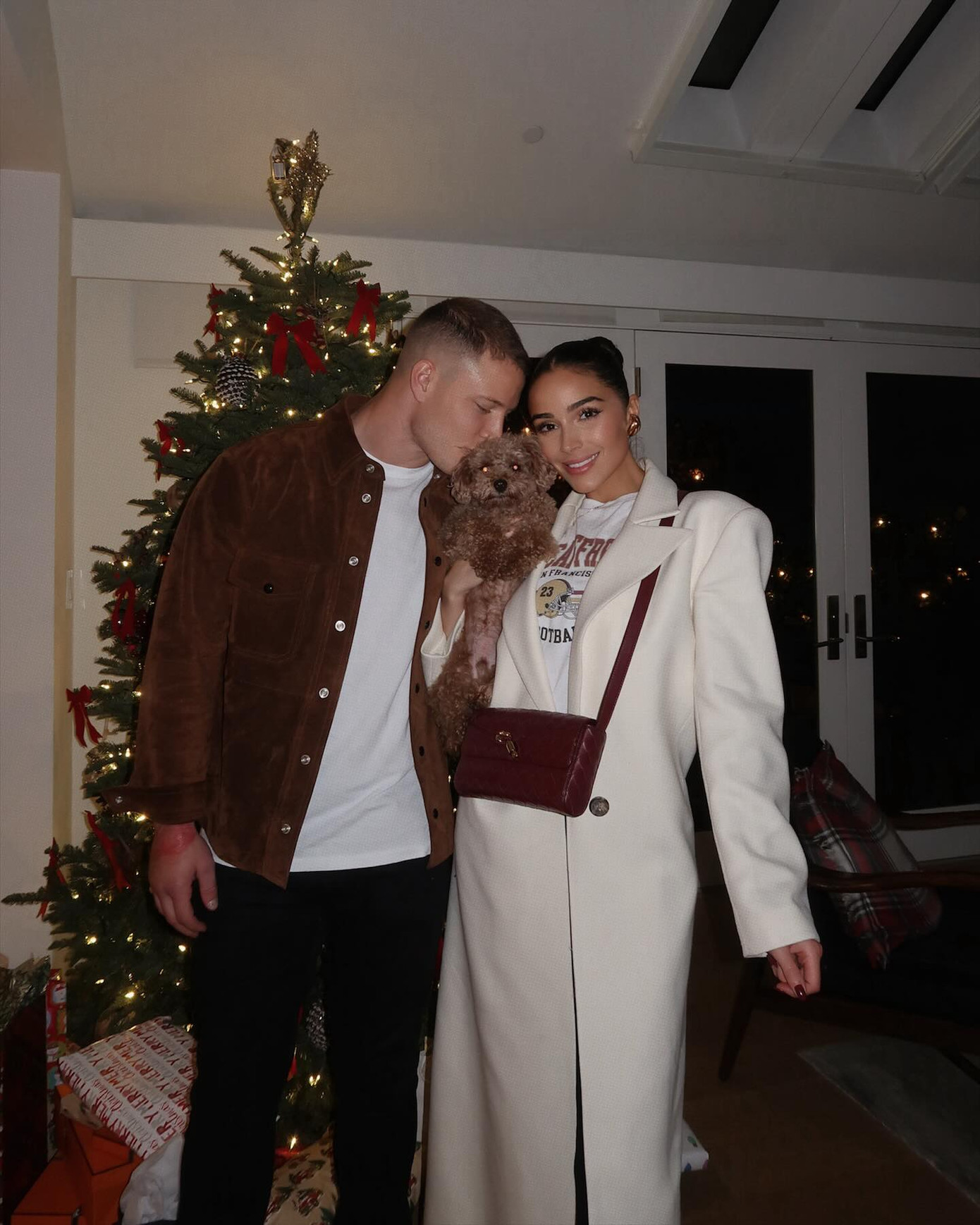 Theo New York Post, cầu thủ bóng bầu dục Christian McCaffrey sẽ dọn đến sống cùng Olivia Culpo sau khi kết hôn. Nhà của Hoa hậu Hoàn vũ 2012 tại Los Angeles, Mỹ trị giá 3,5 triệu USD.