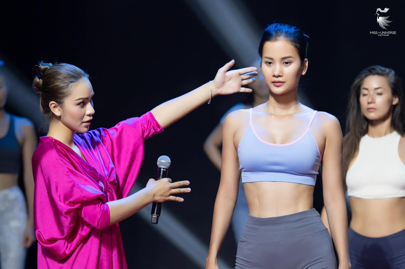 Lê Thu Trang sinh năm 1997, số đo ba vòng 86-63-98. Ngoài vai trò người mẫu, thí sinh hoa hậu, Thu Trang còn là huấn luyện viên catwalk, mở lớp đào tạo hoa hậu và người mẫu. Ở vòng chọn đội, Hương Giang nói cô &quot;trầy da tróc vảy&quot; ở nhiều cuộc thi nhưng không có cơ hội tỏa sáng.