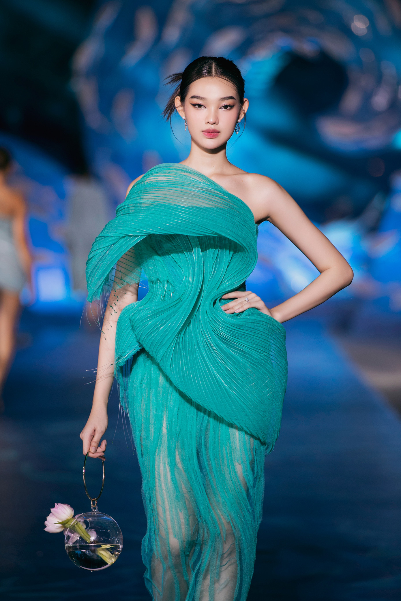 Bé Quyên được giao nhiều vị trí quan trọng ở các show thời trang. Bé Quyên được giao nhiều vị trí quan trọng ở các show thời trang.