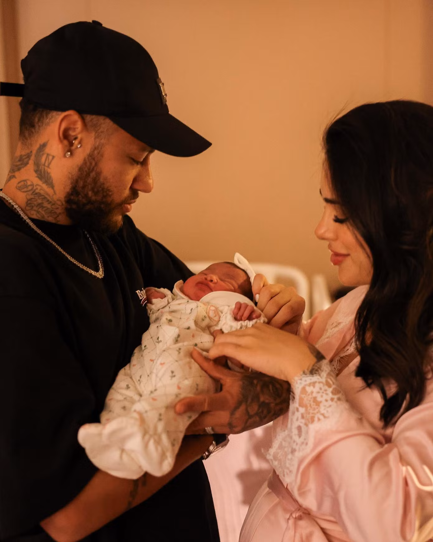 Bruna Biancardi xác nhận chia tay Neymar sau khi sinh con gái.