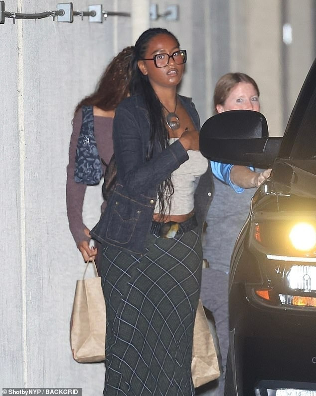 Hai con gái của cựu Tổng thống Obama. Hai con gái của cựu Tổng thống Obama.