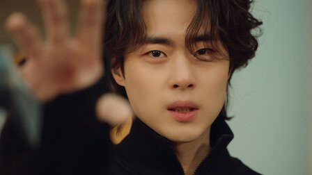 Nghệ thuật săn quỷ và nấu mì cũng đang là đề tài thảo luận tại hàn Quốc với tổng cộng 389.000 lượt xem trong tháng 8. Ra mắt năm 2020, hiện khán giả quan tâm diễn biến trong phần tiếp theo của nhóm thợ săn huyền bí chống lại cái ác.