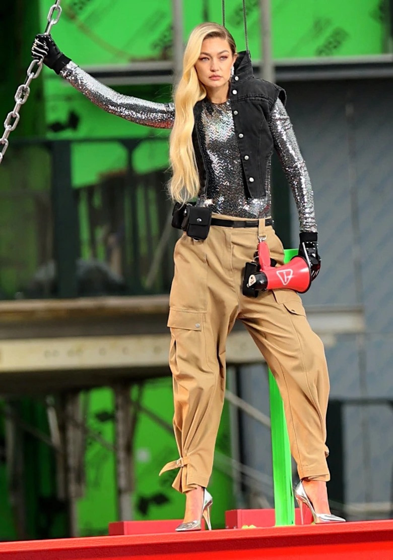 Leonardo DiCaprio và Gigi Hadid có thời gian ngắn hẹn hò vào cuối năm 2022. Leonardo DiCaprio và Gigi Hadid có thời gian ngắn hẹn hò vào cuối năm 2022.