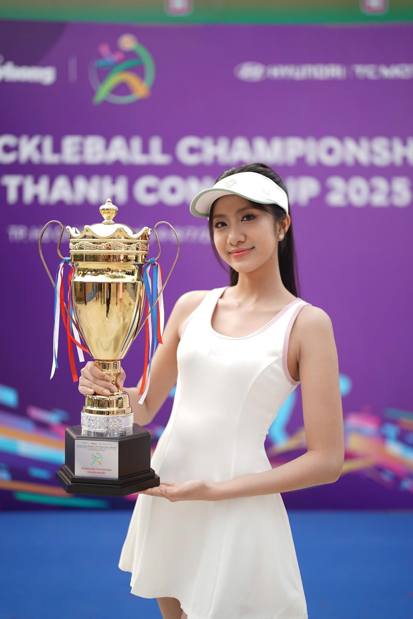 Hà Trúc Linh cho biết Giải Pickleball Việt Nam - Cúp Hyundai Thành Công 2025 góp phần nâng tầm bộ môn pickleball tại Việt Nam. &quot;Từ lâu, bộ môn pickleball chỉ được xem là môn giải trí đơn thuần. Sự chuyên nghiệp của ban tổ chức, Báo Tiền Phong, kèm với sự tham gia của nhiều vận động viên chuyên nghiệp cho thấy đây là môn thể thao đang được nhiều người quan tâm, đầu tư cao.