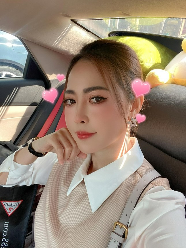 Diễn viên Hùng Thuận và bạn gái hiện tại. Diễn viên Hùng Thuận và bạn gái hiện tại.