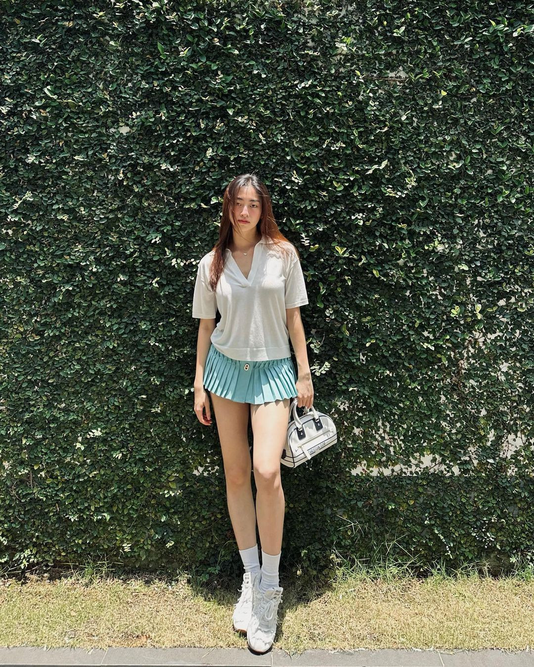 Trong loạt ảnh đăng tải gần đây, Lương Thùy Linh gây chú ý với dáng chuẩn. Người đẹp biết cách gây chú ý khi diện váy ngắn khoe chân dài 1,22 m. Trong loạt ảnh đăng tải gần đây, Lương Thùy Linh gây chú ý với dáng chuẩn. Người đẹp biết cách gây chú ý khi diện váy ngắn khoe chân dài 1,22 m.