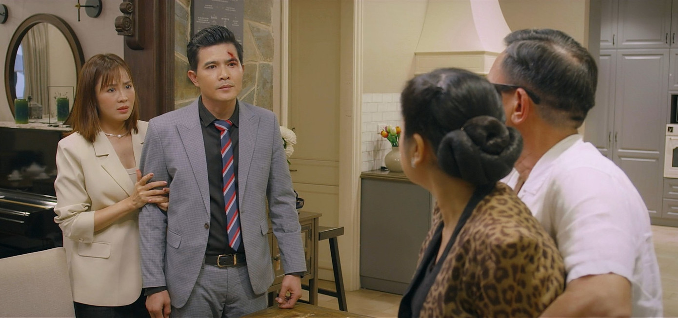 Không ngại cưới chỉ cần một lý do có Hoàng Thùy Linh (trái) tranh giải cùng nhiều bộ phim Việt giờ Vàng. Không ngại cưới chỉ cần một lý do có Hoàng Thùy Linh (trái) tranh giải cùng nhiều bộ phim Việt giờ Vàng.