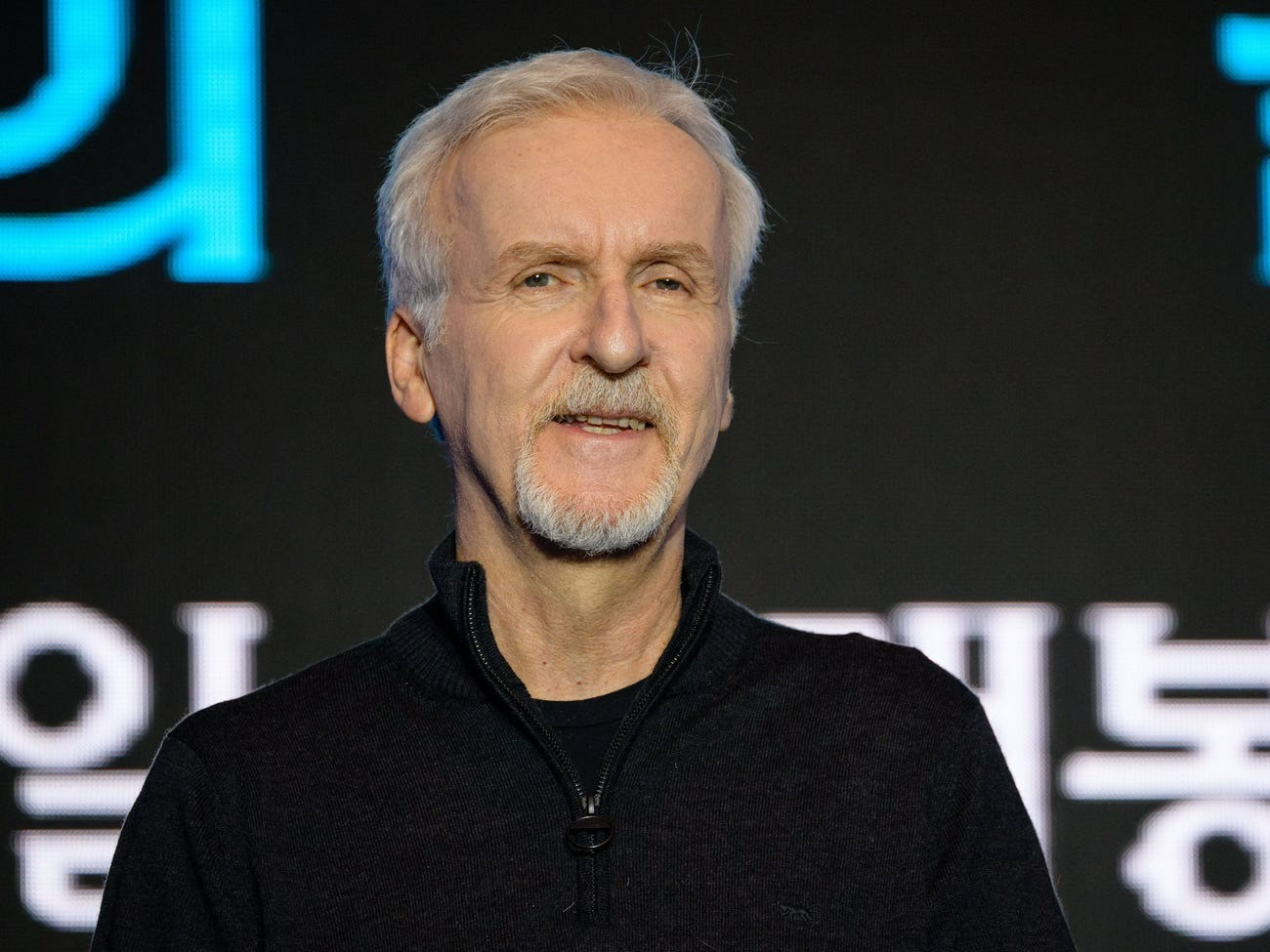 Đạo diễn James Cameron. Đạo diễn James Cameron.