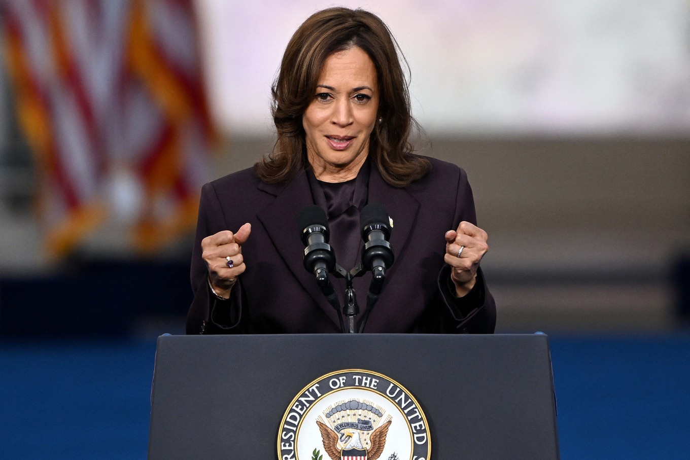 Bà Kamala Harris nhận thua trong cuộc bầu cử tổng thống Mỹ. Bà Kamala Harris nhận thua trong cuộc bầu cử tổng thống Mỹ.