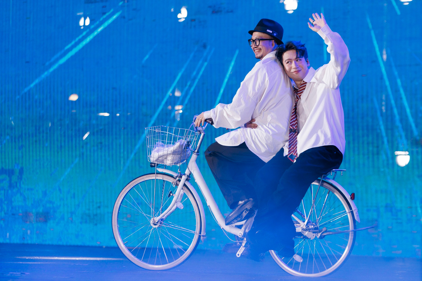 Tuy không có nhiều thời gian lên hình trong chương trình Anh trai vượt ngàn chông gai, Hà Lê và Đỗ Hoàng Hiệp có lượng khán giả riêng. Họ được ghép cặp với cái tên hài hước là Hà Lê và Hiệp Lết.