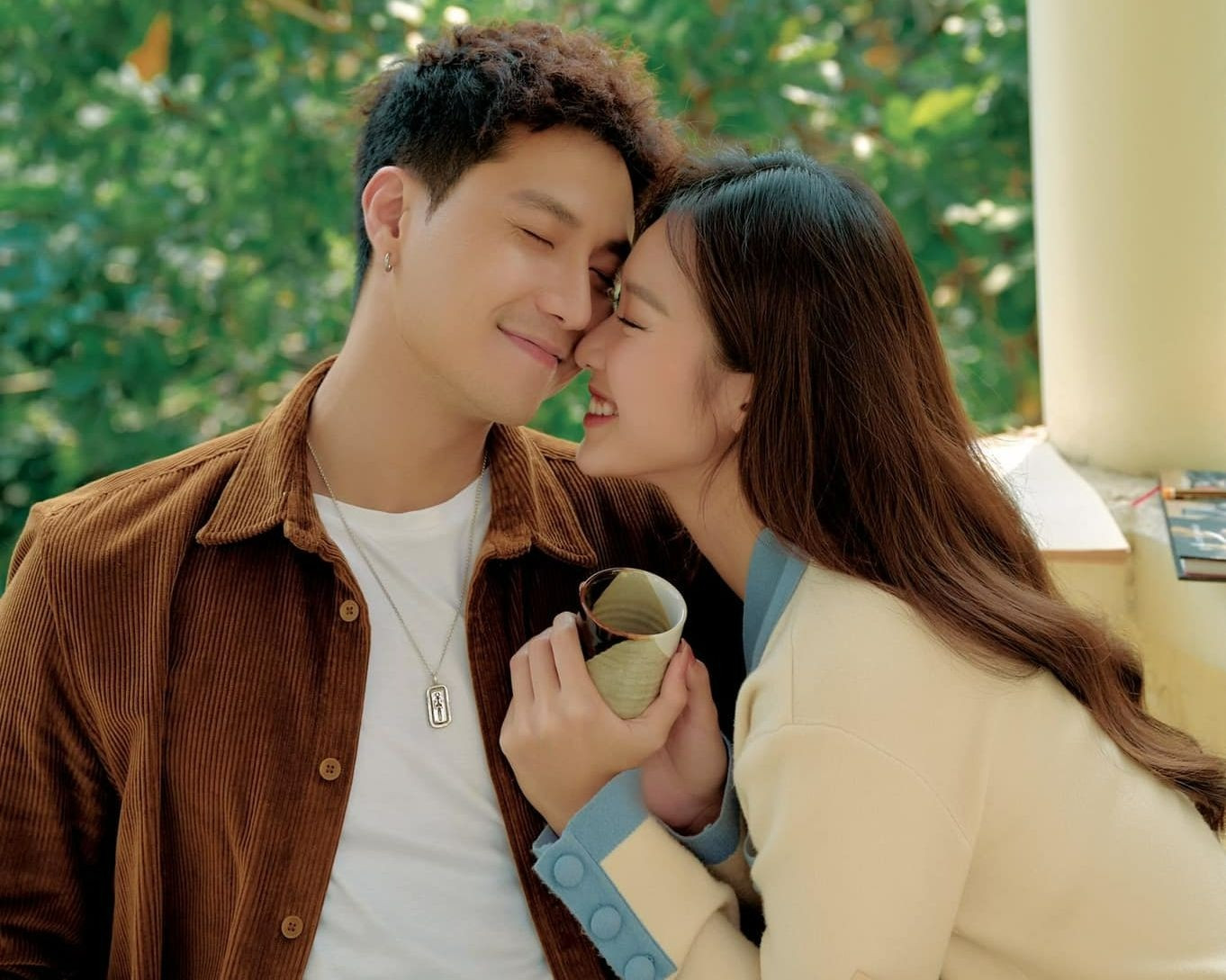 Khả Ngân đóng cặp cùng Thanh Sơn trong Gia đình mình vui bất thình lình, 11 tháng 5 ngày. Khả Ngân đóng cặp cùng Thanh Sơn trong Gia đình mình vui bất thình lình, 11 tháng 5 ngày.