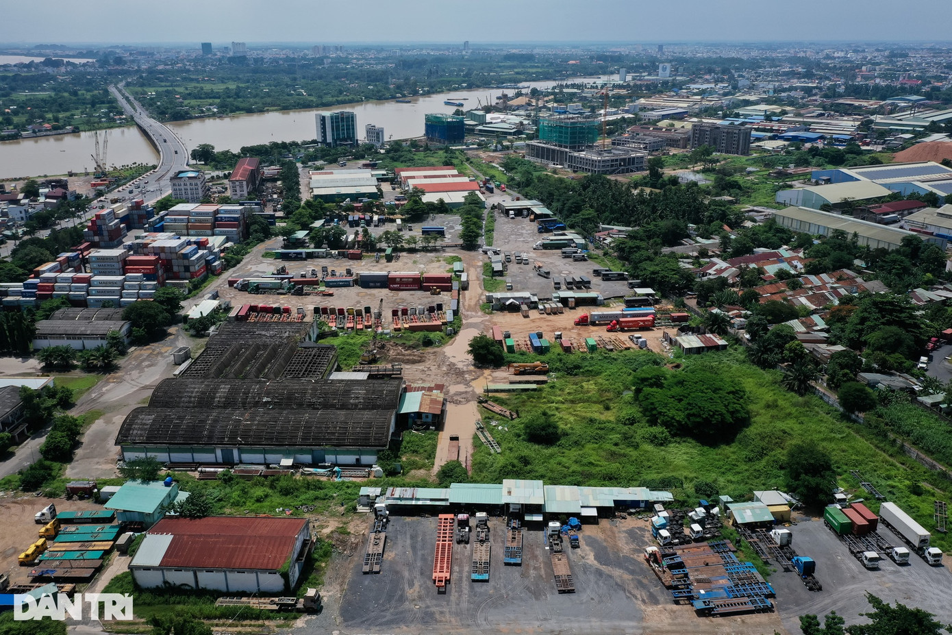 Các lĩnh vực thu hút đầu tư vào khu công nghiệp Biên Hòa 1 là chế biến thực phẩm, hóa chất, vật liệu xây dựng, cơ khí luyện kim, gia công kim loại, điện tử, giấy, dịch vụ. KCN Biên Hòa 1 hiện có hơn 150 doanh nghiệp đang hoạt động, trong đó có khoảng 17 doanh nghiệp có vốn đầu tư nước ngoài. Số lao động đang làm việc tại đây khoảng hơn 21.000 người.