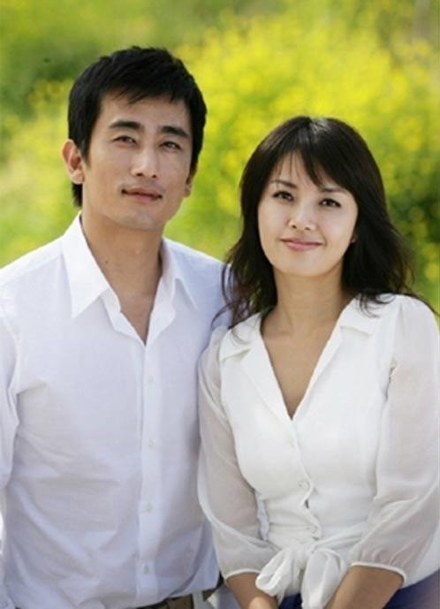 Hôn nhân bền chặt của Cha In Pyo và Shin Ae Ra được nhiều người ngưỡng mộ. Hôn nhân bền chặt của Cha In Pyo và Shin Ae Ra được nhiều người ngưỡng mộ.