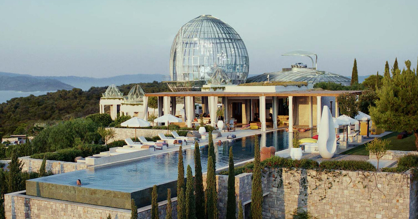 Kiến trúc Hy Lạp và thiết kế độc đáo của “Glass Onion”.