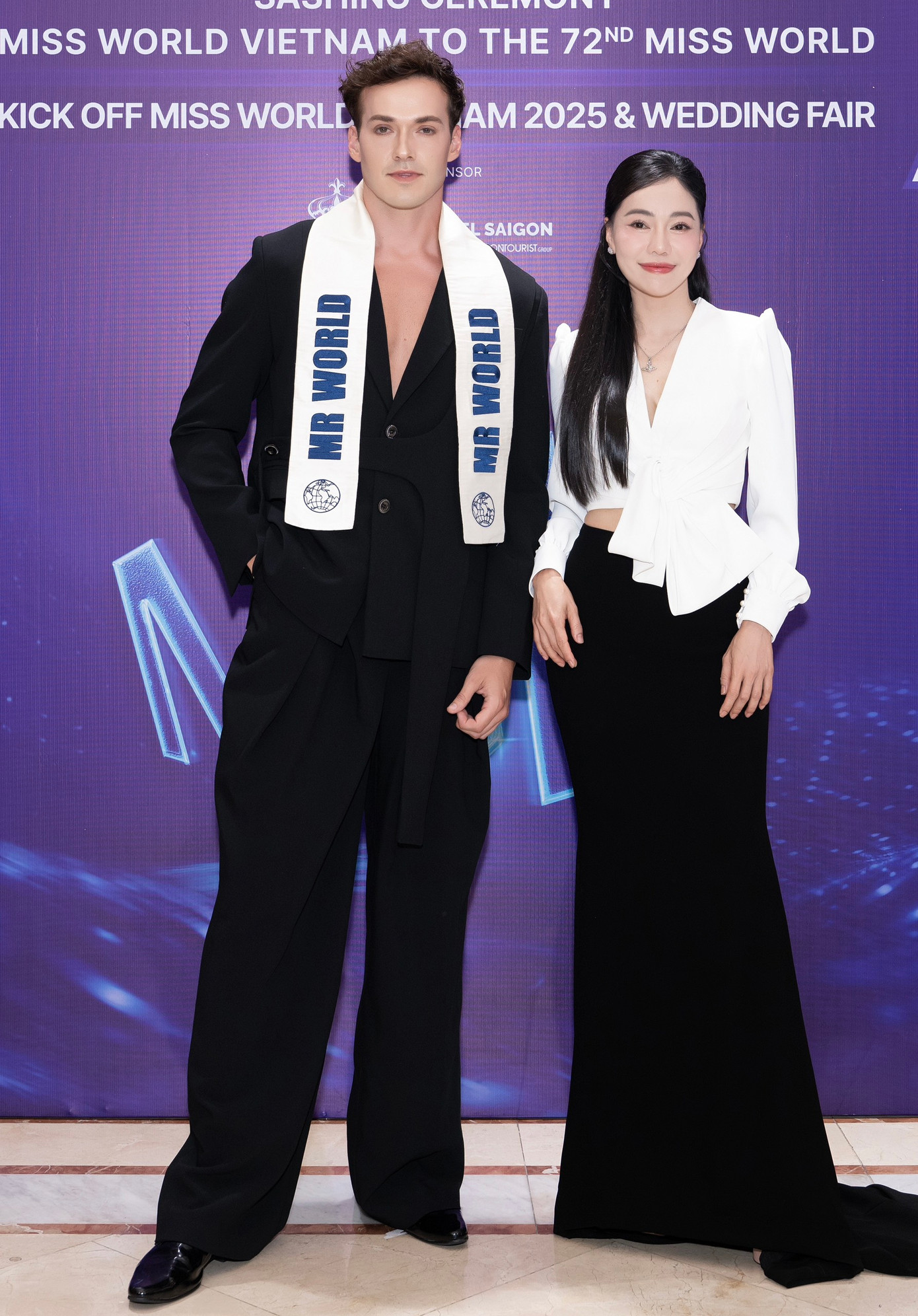 Đương kim Mr World trong buổi gặp gỡ 30 thí sinh Mr World Vietnam. Năm nay, Jack Heslewood sẽ trao lại vương miện cho người kế nhiệm sau 5 năm nắm danh hiệu, giữ vương miện Mr World.