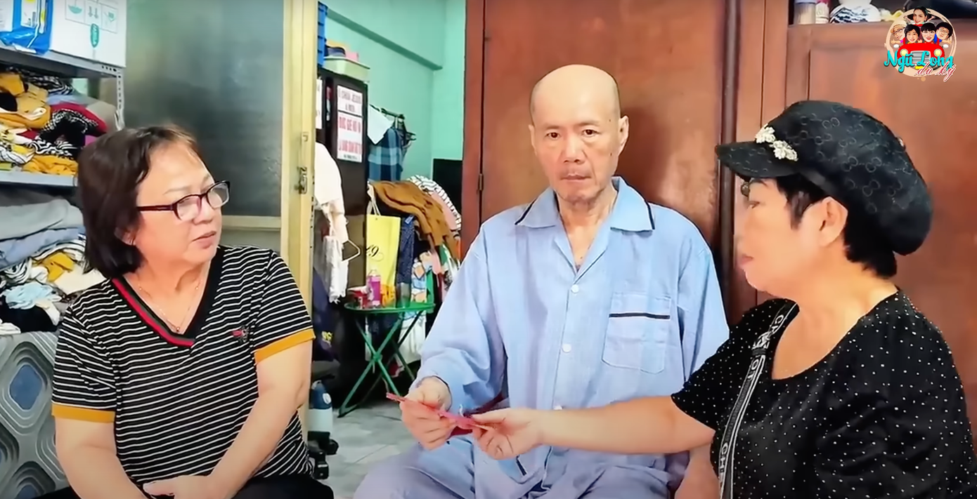 Ca sĩ Tô Thanh Phương đã ngồi được, nhưng thường bị ảo giác do thuốc điều trị Parkinson.