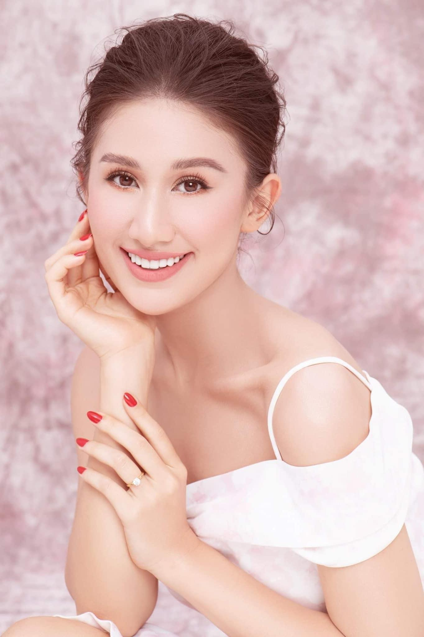 Người đẹp 9X thừa hưởng nét đẹp lai từ mẹ. Ảnh: Miss Universe Vietnam.