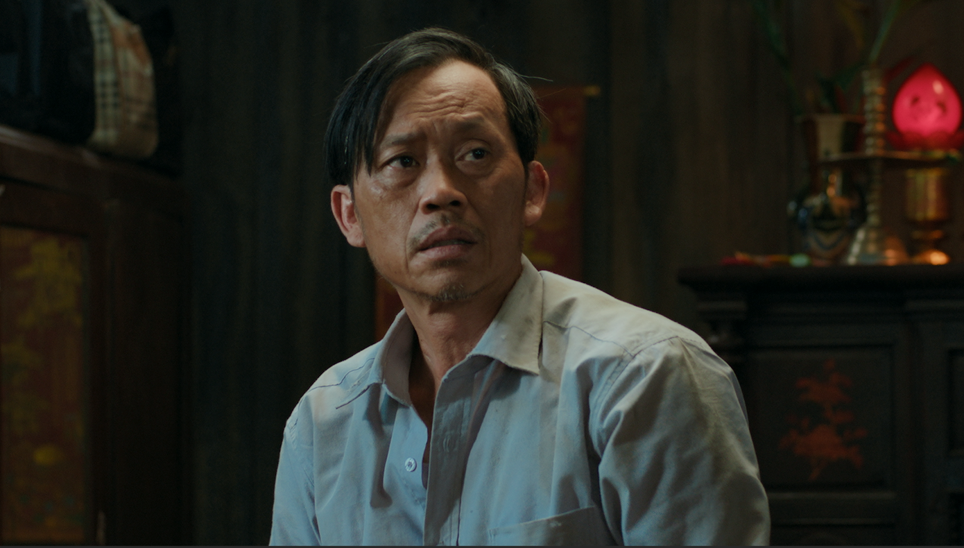 Tạo hình của NSƯT Hoài Linh trong Làm giàu với ma. Tạo hình của NSƯT Hoài Linh trong Làm giàu với ma.