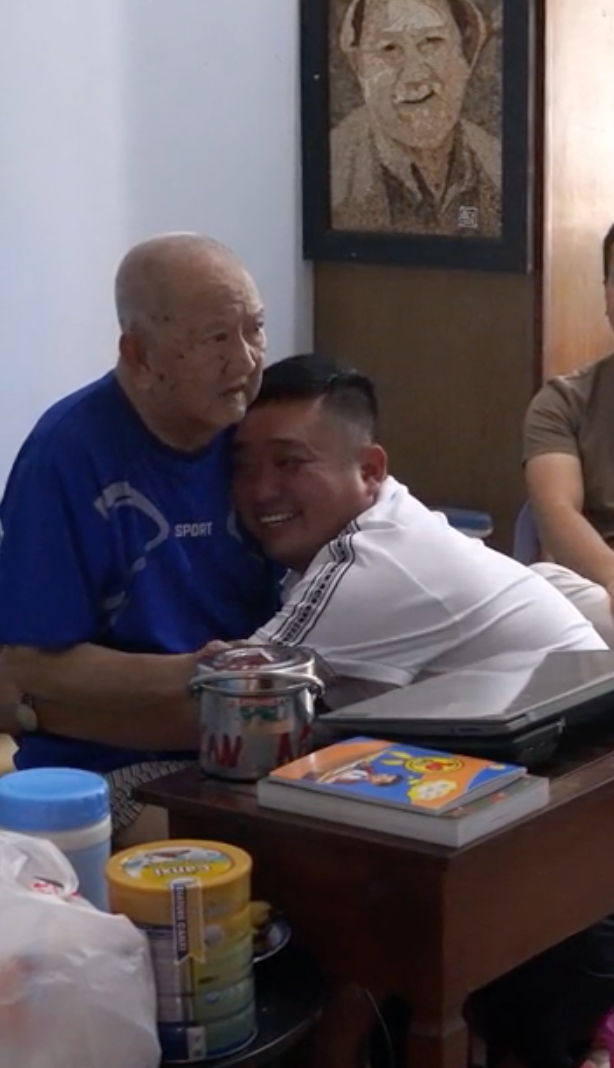 Phùng Ngọc và nghệ sĩ Mạc Can hội ngộ.