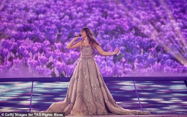 Taylor Swift biểu diễn tại Pháp ngày 12/5.