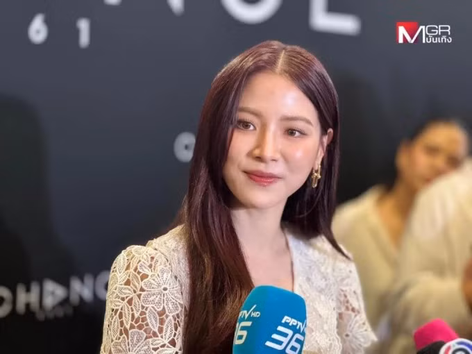 Baifern Pimchanok tại buổi họp báo ngày 11/7. Baifern Pimchanok tại buổi họp báo ngày 11/7.