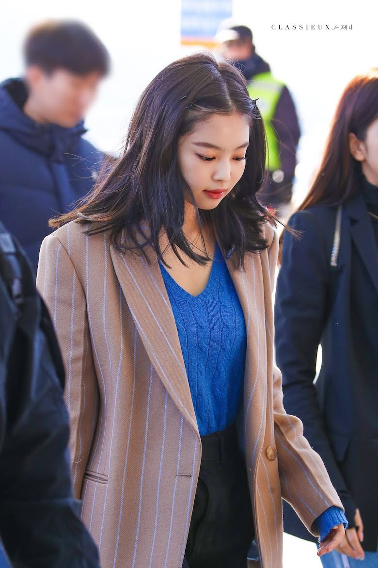 Theo Koreaboo, năm 2020, phong cách đặc trưng mới của Jennie hình thành. Cô vẫn diện nhiều đồ hàng hiệu xa xỉ nhưng tiết chế, phù hợp xu hướng &quot;sang trọng thầm lặng&quot; của giới siêu giàu.