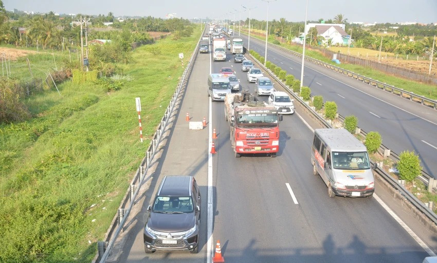 Vụ tai nạn xảy ra không ảnh hưởng ùn ứ trên Cao tốc TP.HCM - Trung Lương.